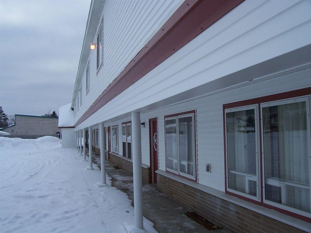 كالكاسا North Country American Inn المظهر الخارجي الصورة